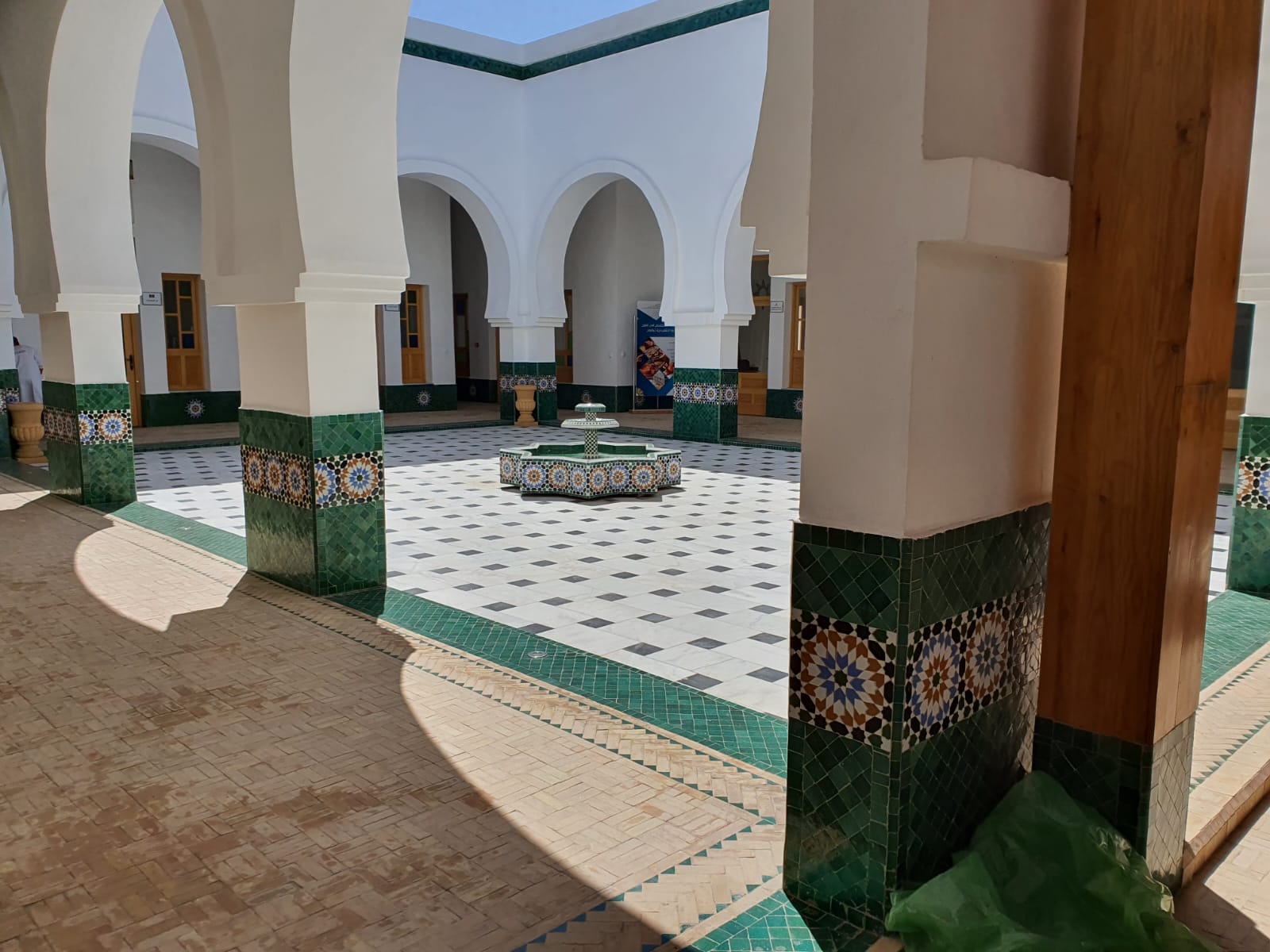 Cour intérieure en zellige TRAVTAZI